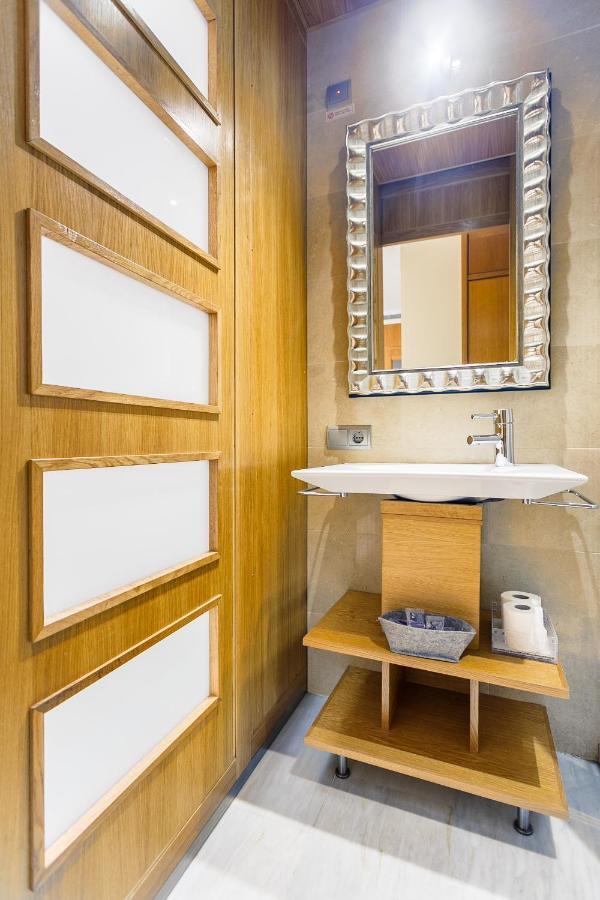 Apartamentos Catedral Севилья Экстерьер фото